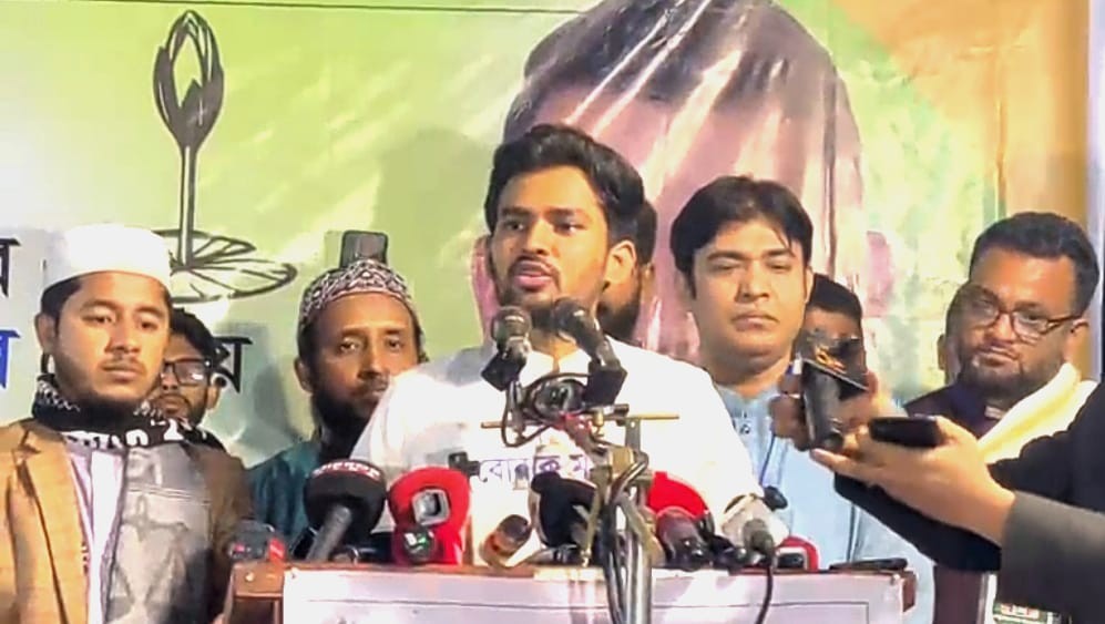 ভাতা ও কার্ডের প্রলোভন দেখিয়ে একটি দল মানুষকে পিছিয়ে রাখার ষড়যন্ত্র করছে: আসিফ মাহমুদ